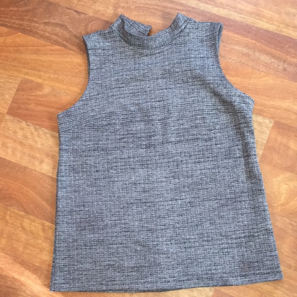Banana Republic Tops - EUC Banana republic sleeveless shirt